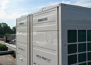 In de zoektocht naar duurzame energieoplossingen en verbeterde energie efficiëntie heeft Folmer Techniek samengewerkt met Ambrava om het energieverbruik bij Manege de Nieuwe Heuvel in Lunteren te verlagen.