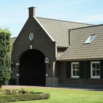 In de zoektocht naar duurzame energieoplossingen en verbeterde energie efficiëntie heeft Folmer Techniek samengewerkt met Ambrava om het energieverbruik bij Manege de Nieuwe Heuvel in Lunteren te verlagen.
